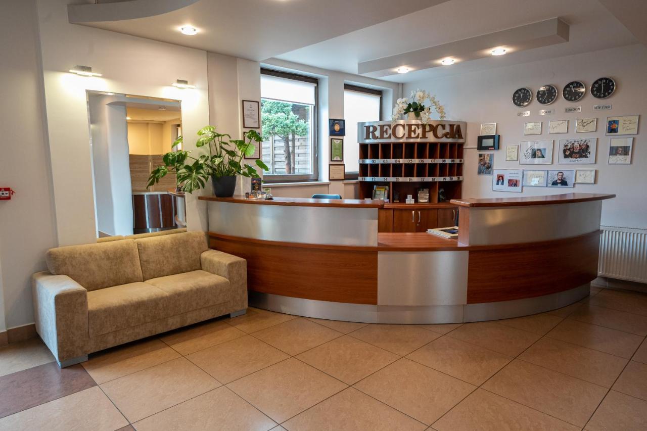 Hotel Szelcow Леско Екстериор снимка