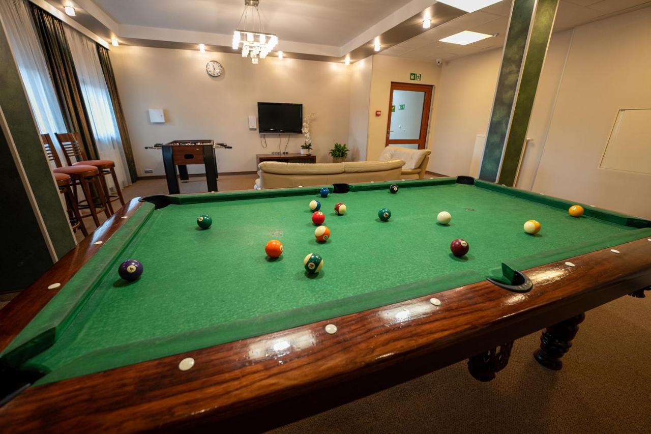 Hotel Szelcow Леско Екстериор снимка