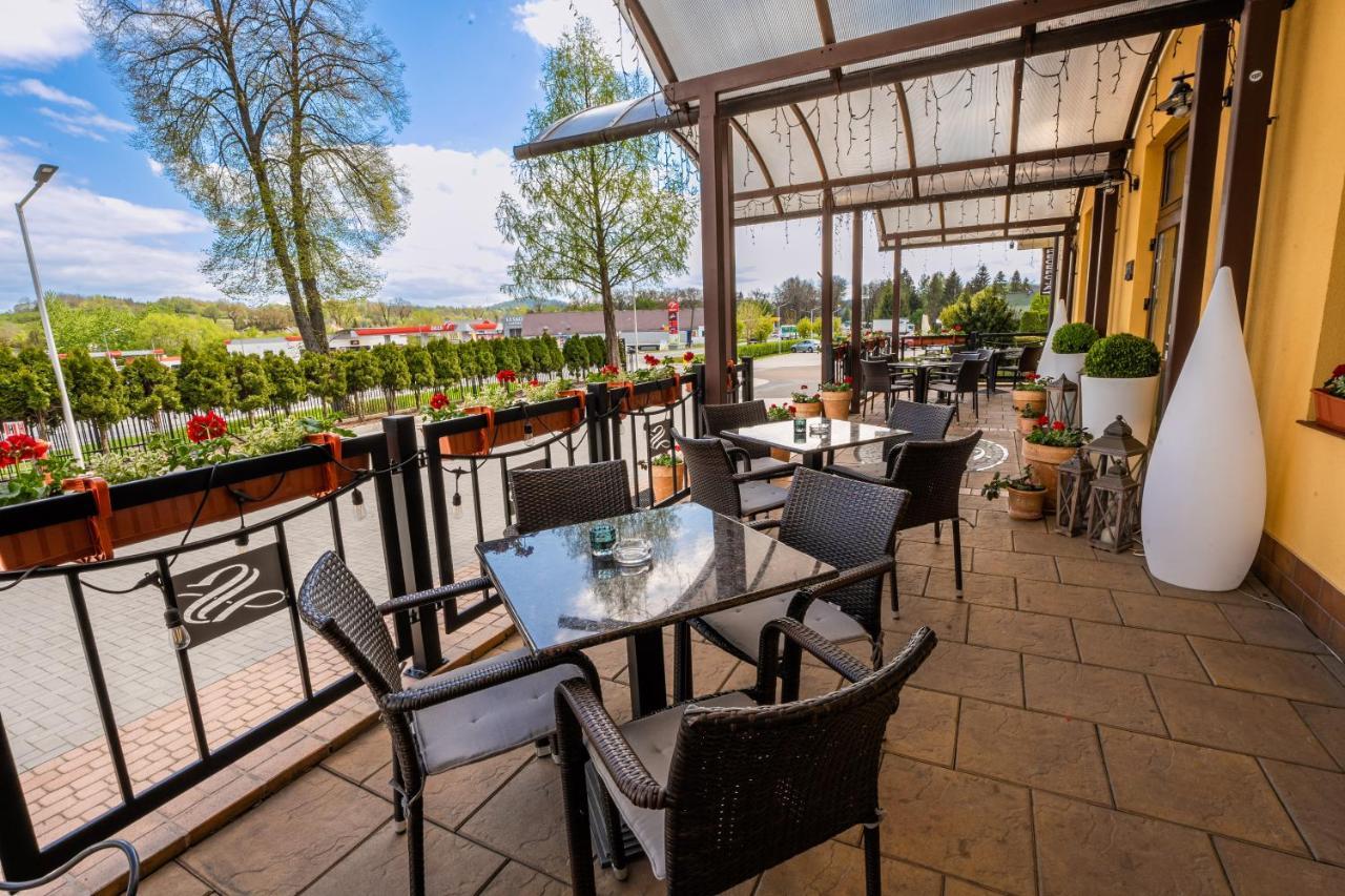 Hotel Szelcow Леско Екстериор снимка