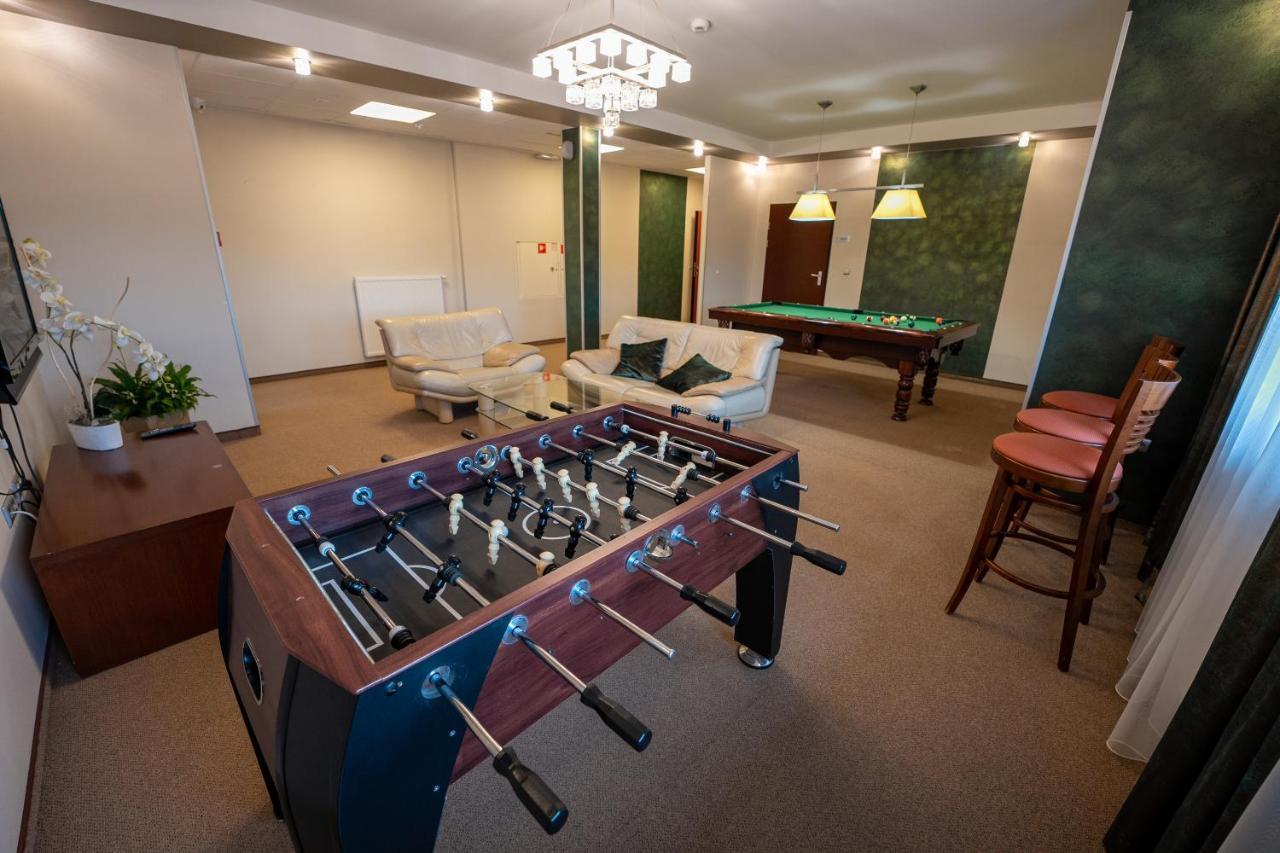 Hotel Szelcow Леско Екстериор снимка