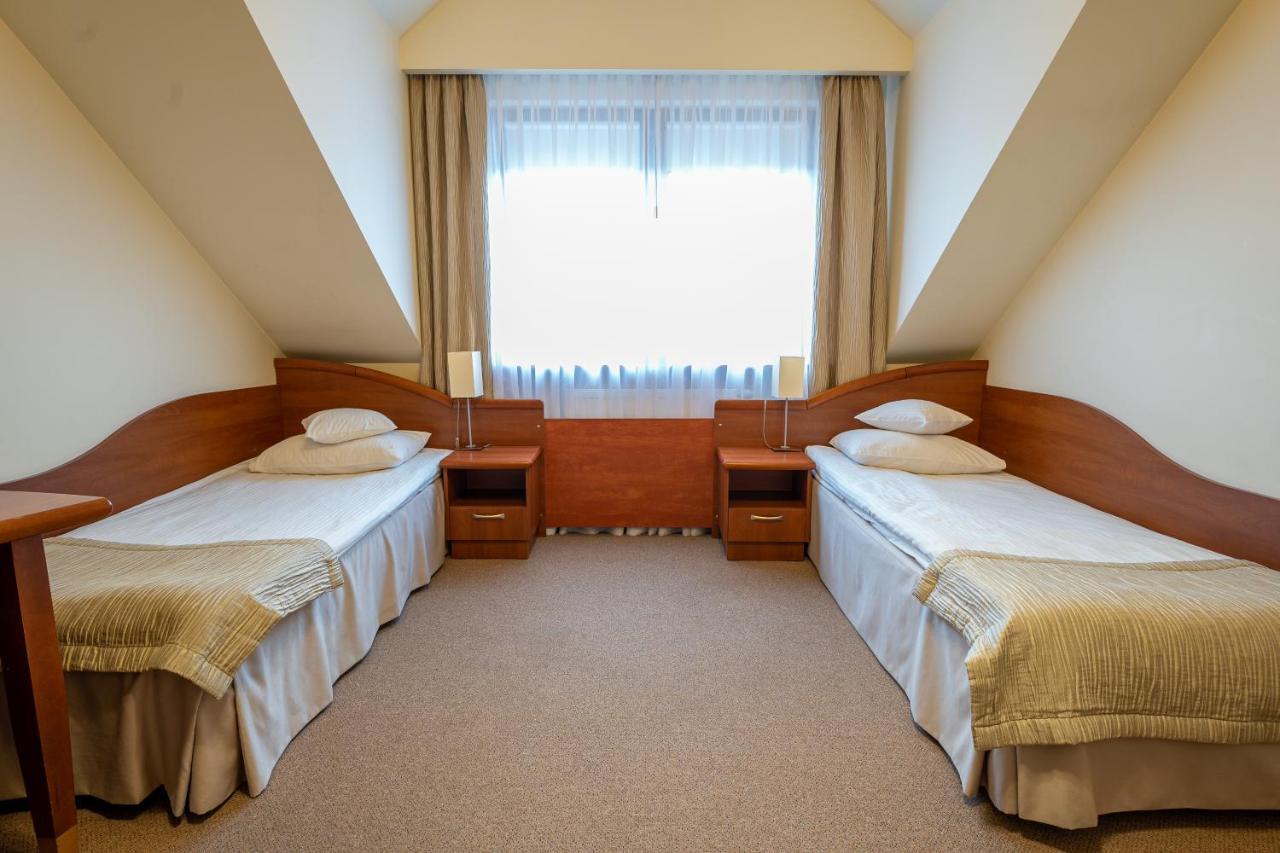 Hotel Szelcow Леско Екстериор снимка