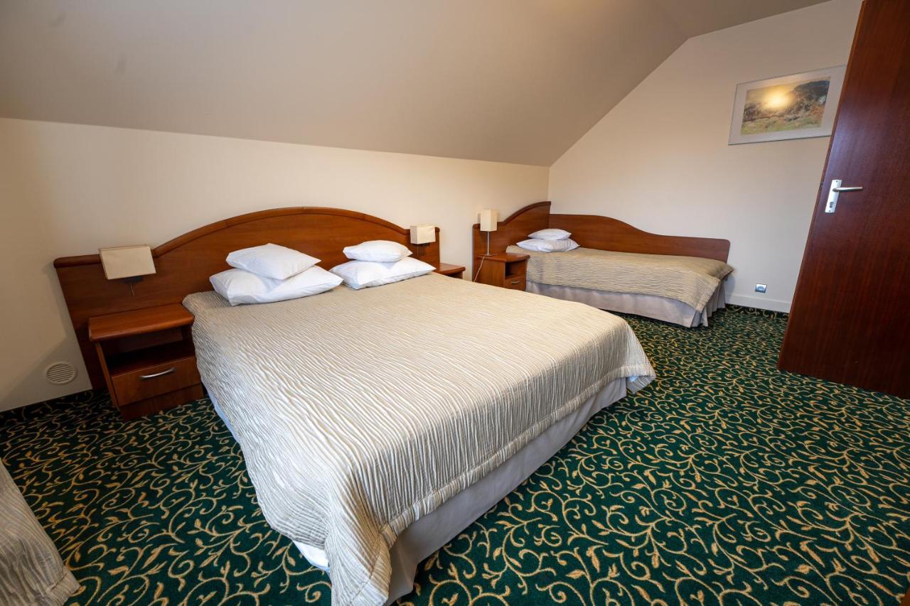 Hotel Szelcow Леско Екстериор снимка