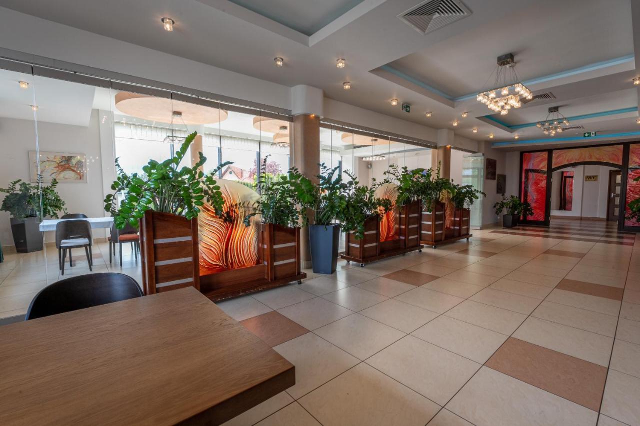Hotel Szelcow Леско Екстериор снимка